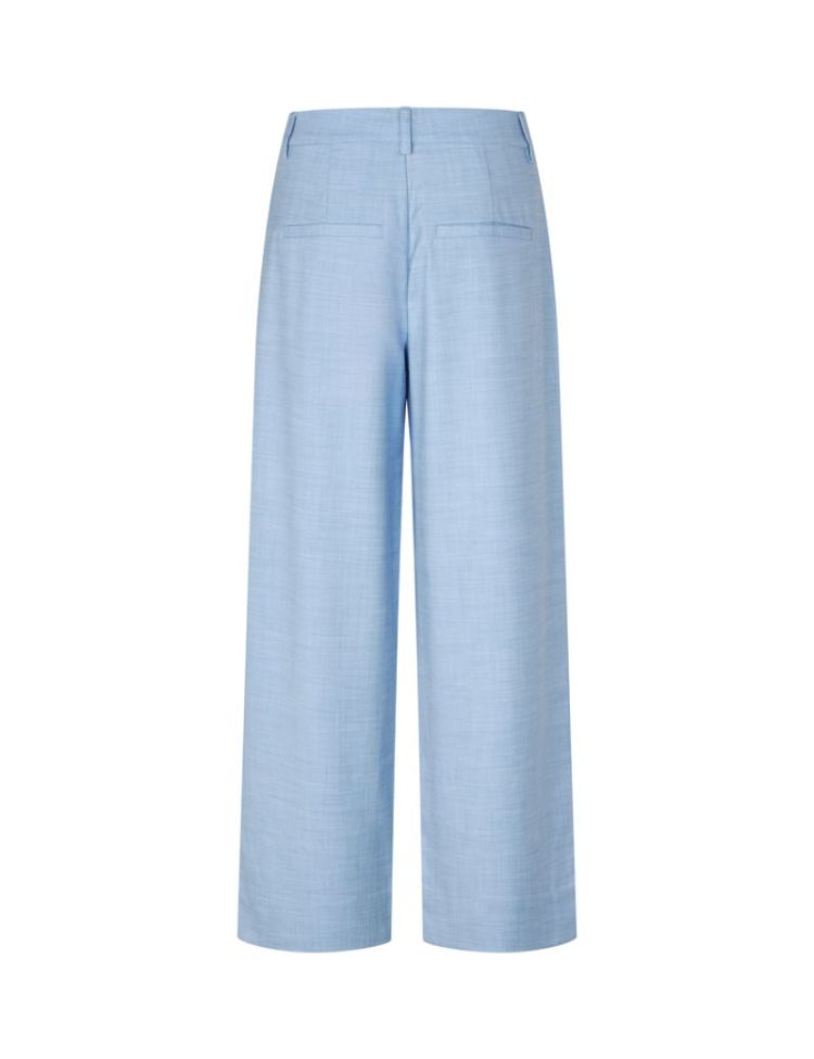 62540837 Classic Blue Me