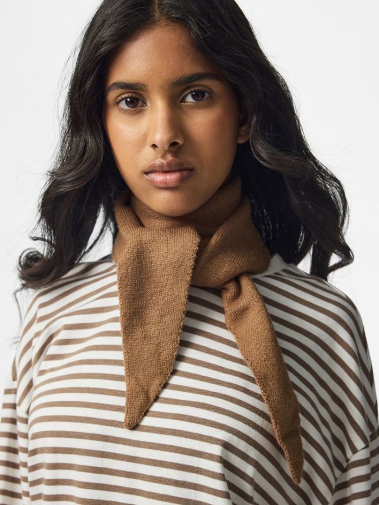 PCKOMMA TRIANGLE SCARF NOOS TOASTED COCONUT