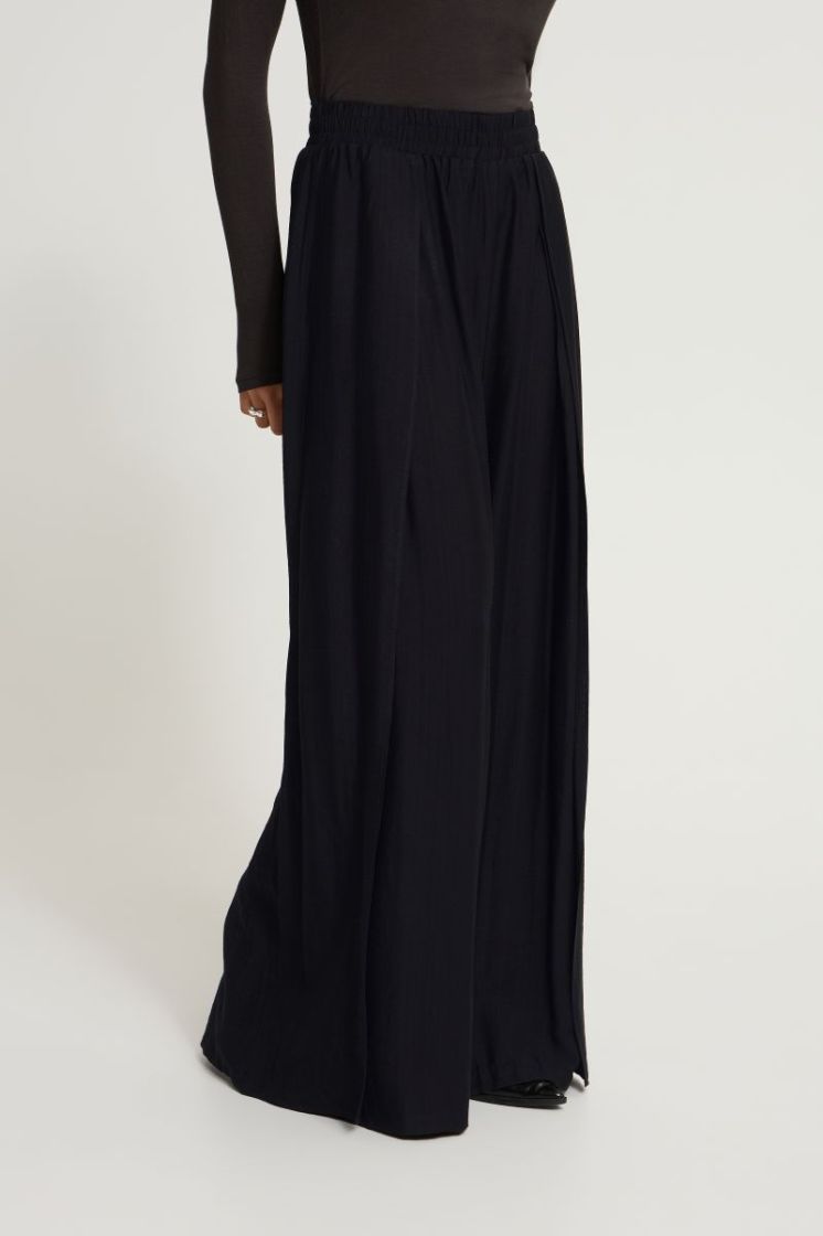  194008 Black