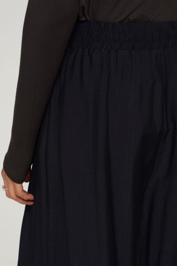 194008 Black