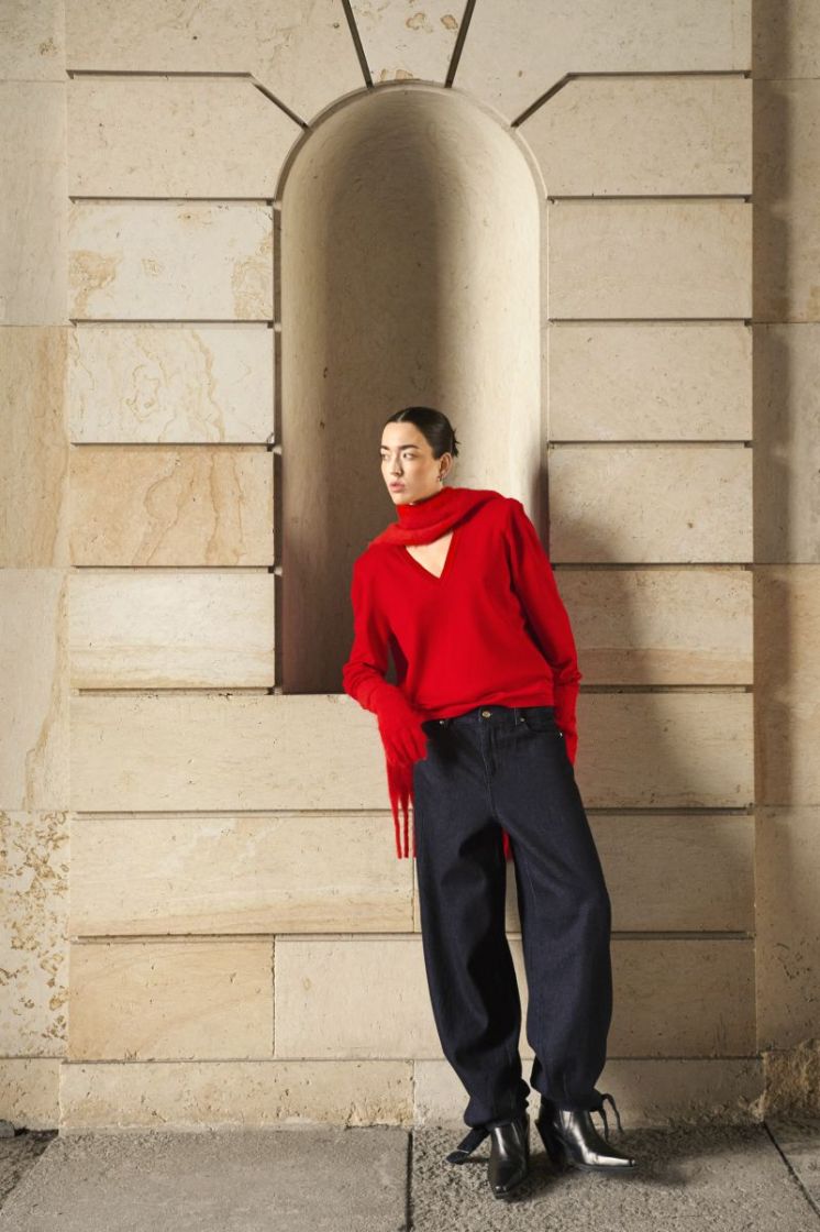 RUTHIE-M RED AURA