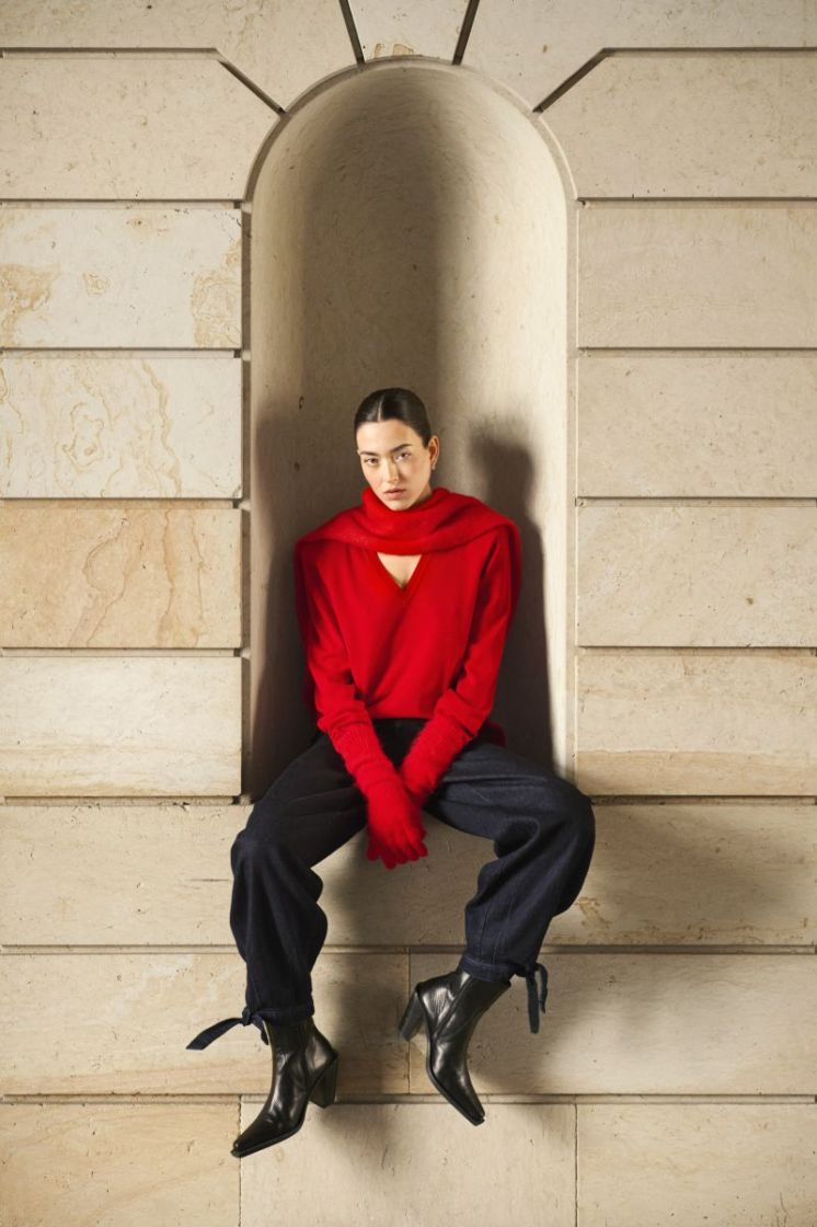 RUTHIE-M RED AURA