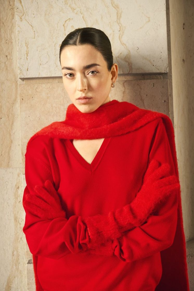 RUTHIE-M RED AURA