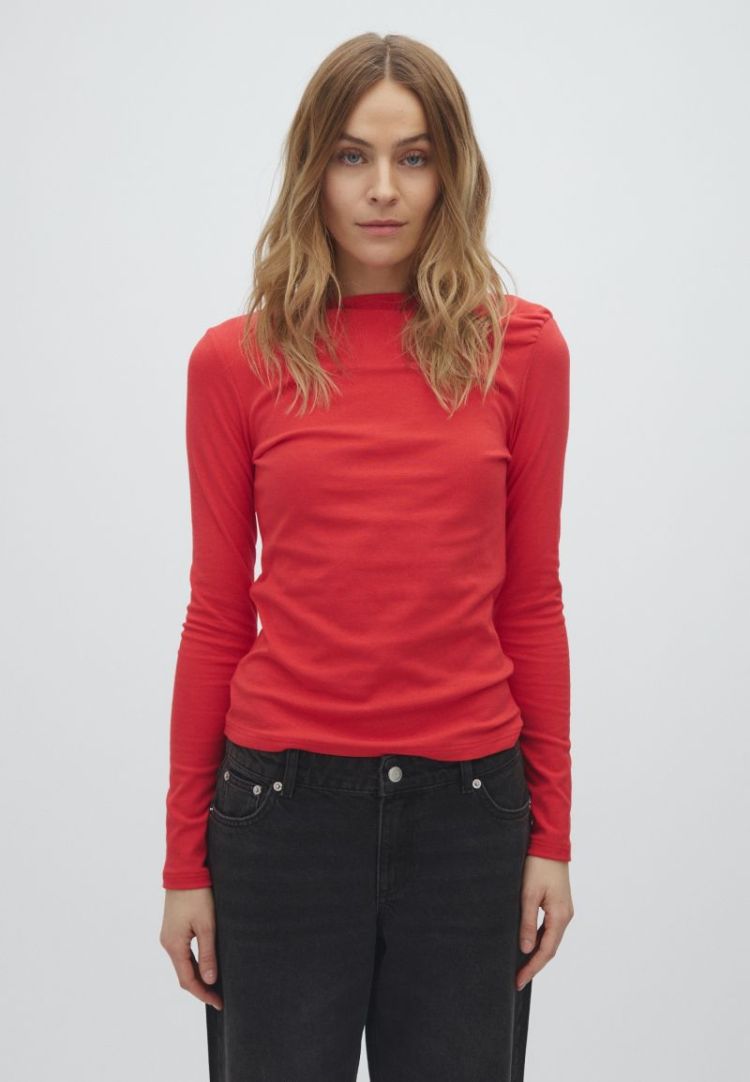JULISSA-M RED AURA